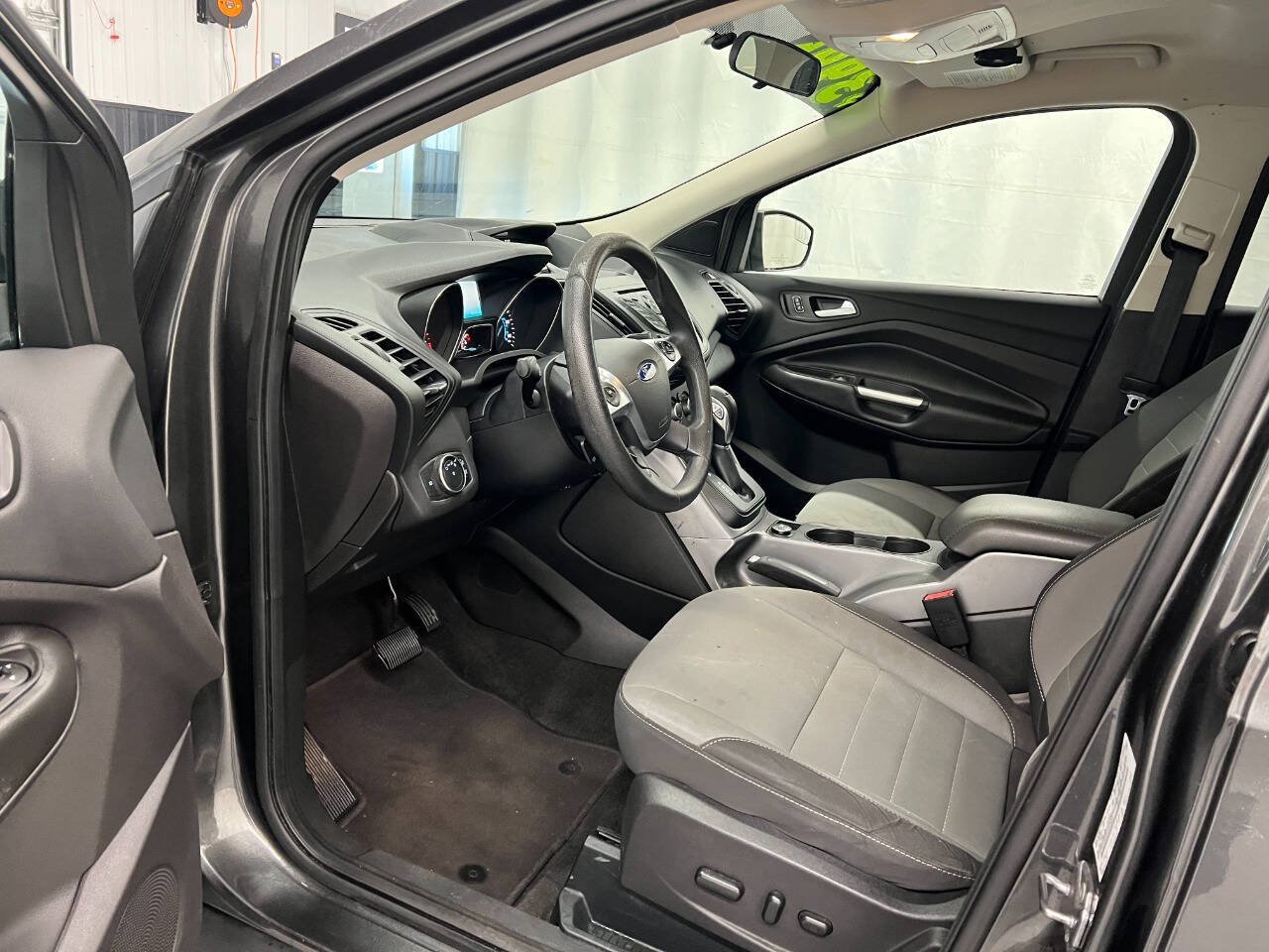 Used 2016 Ford Escape SE FWD image 7