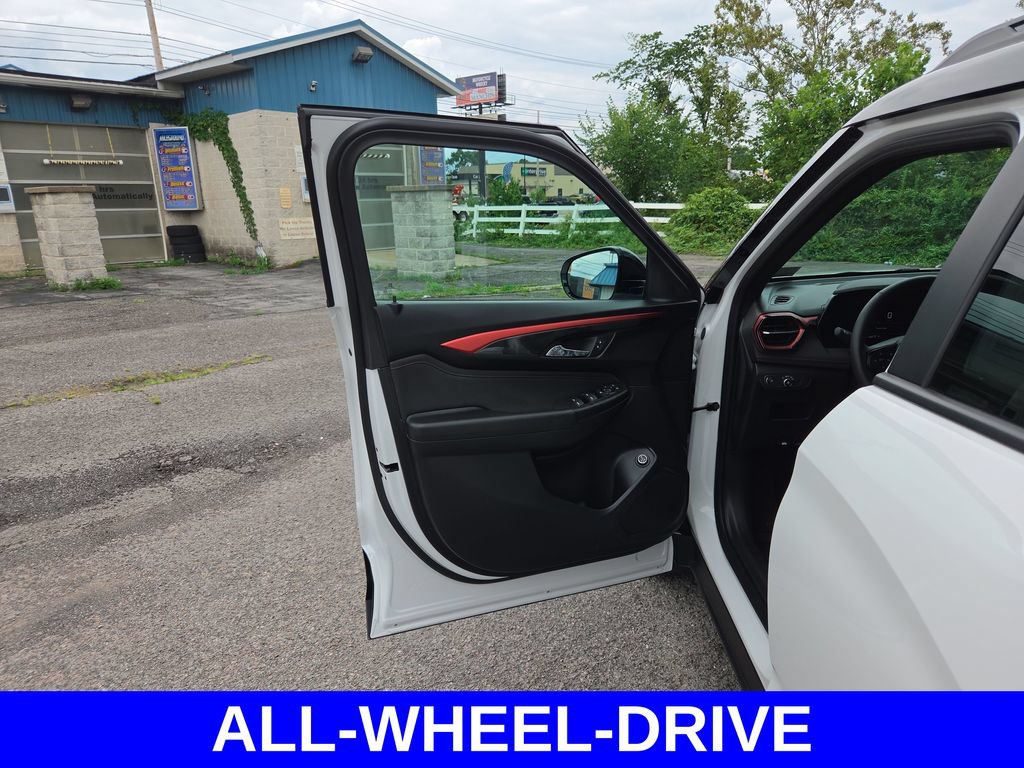 Used 2026 Chevrolet TrailBlazer RS w/ Convenience Package AWD/4WD image 19