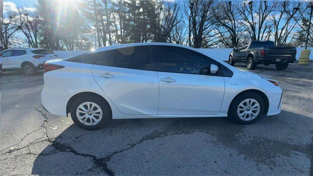 Used 2022 Toyota Prius LE image 11