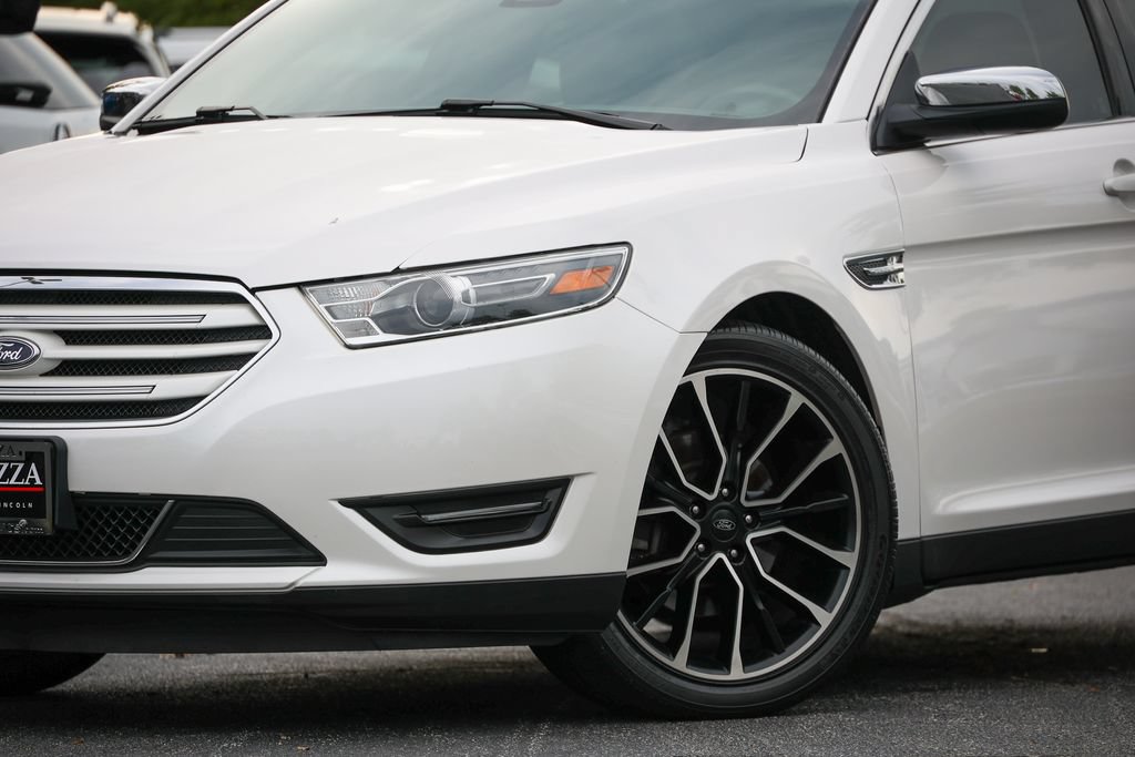 Used 2019 Ford Taurus Limited AWD/4WD image 18
