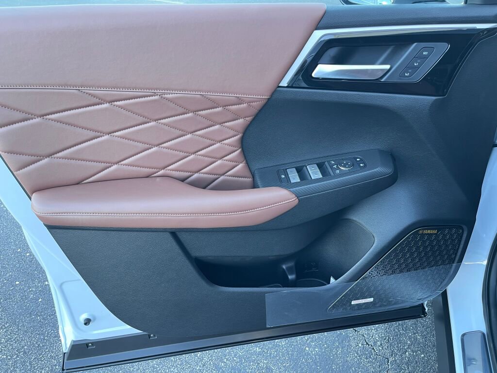New 2026 Mitsubishi Outlander SEL FWD image 11