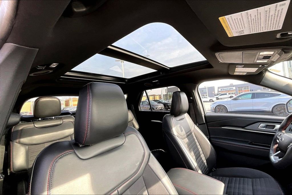 Certified 2025 Ford Explorer ST-Line w/ Premium Package image 21