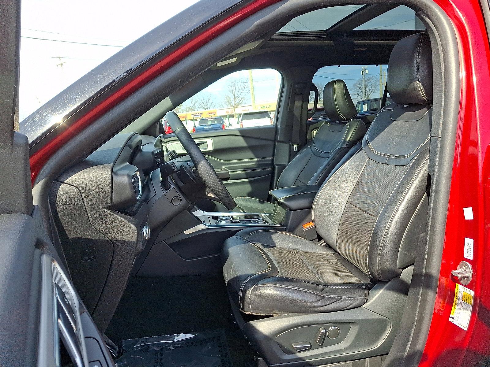 Used 2020 Ford Explorer ST image 14