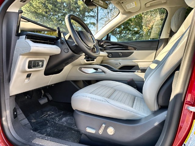 New 2026 Lincoln Nautilus Reserve w/ Jet Appearance Package AWD/4WD image 12
