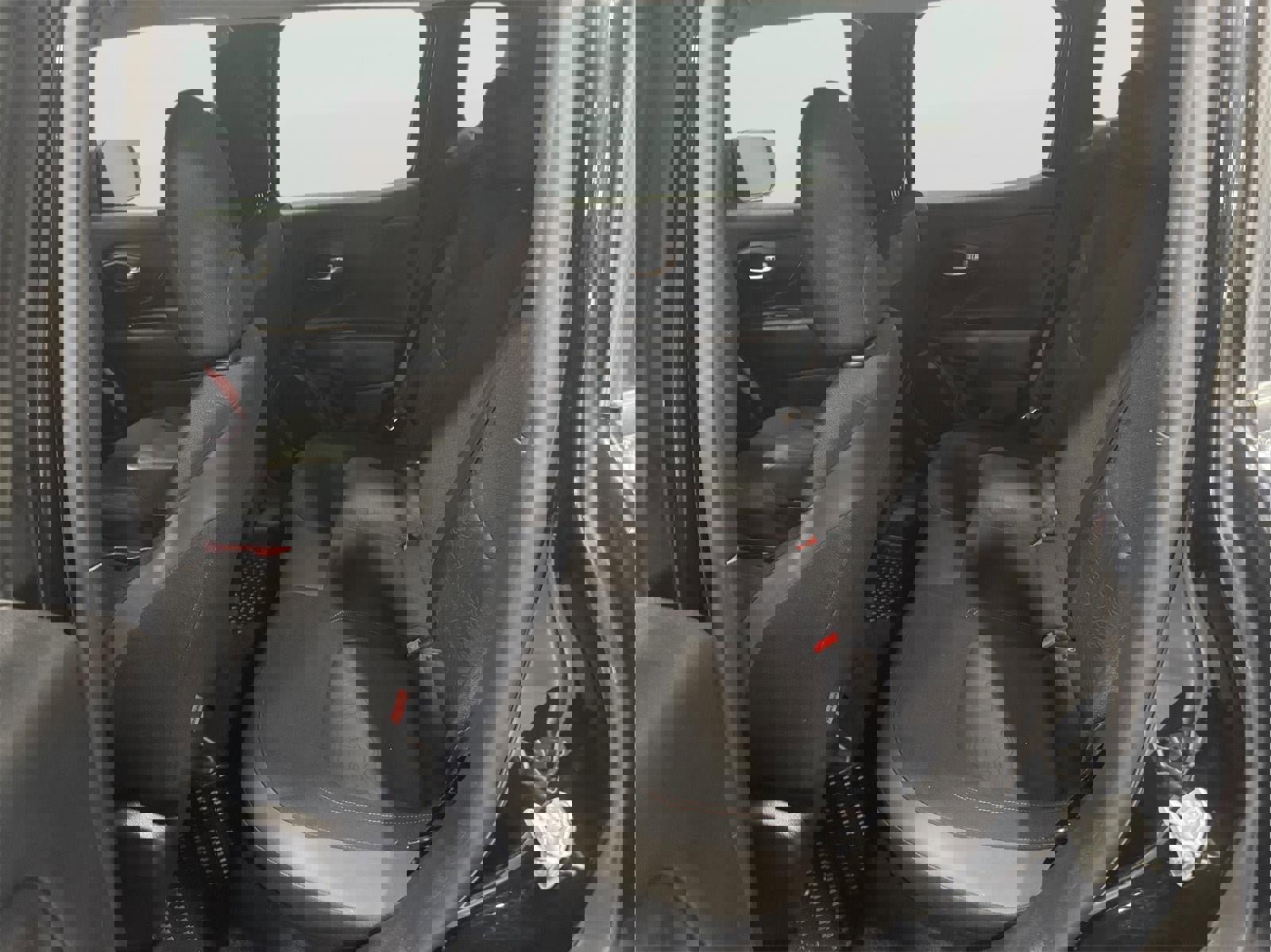 Used 2019 Jeep Renegade Trailhawk image 12