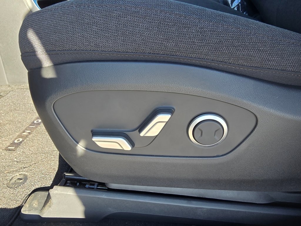 New 2026 Hyundai Ioniq 9 SE image 17