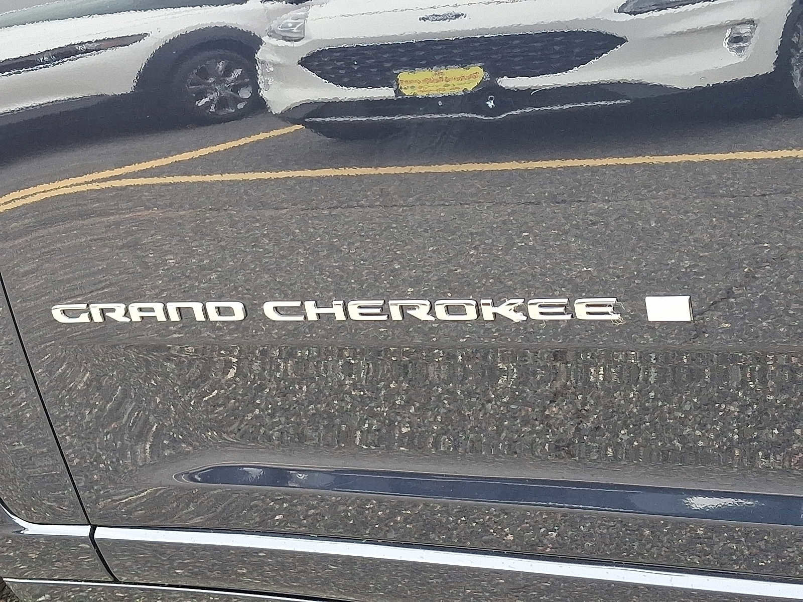 Used 2023 Jeep Grand Cherokee Overland w/ Adv Protech Group III image 36