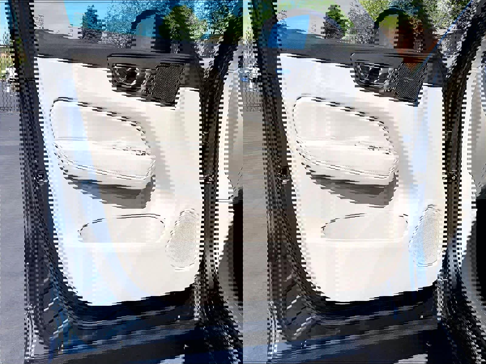 Used 2023 Volvo XC60 T8 Plus w/ Climate Package image 26