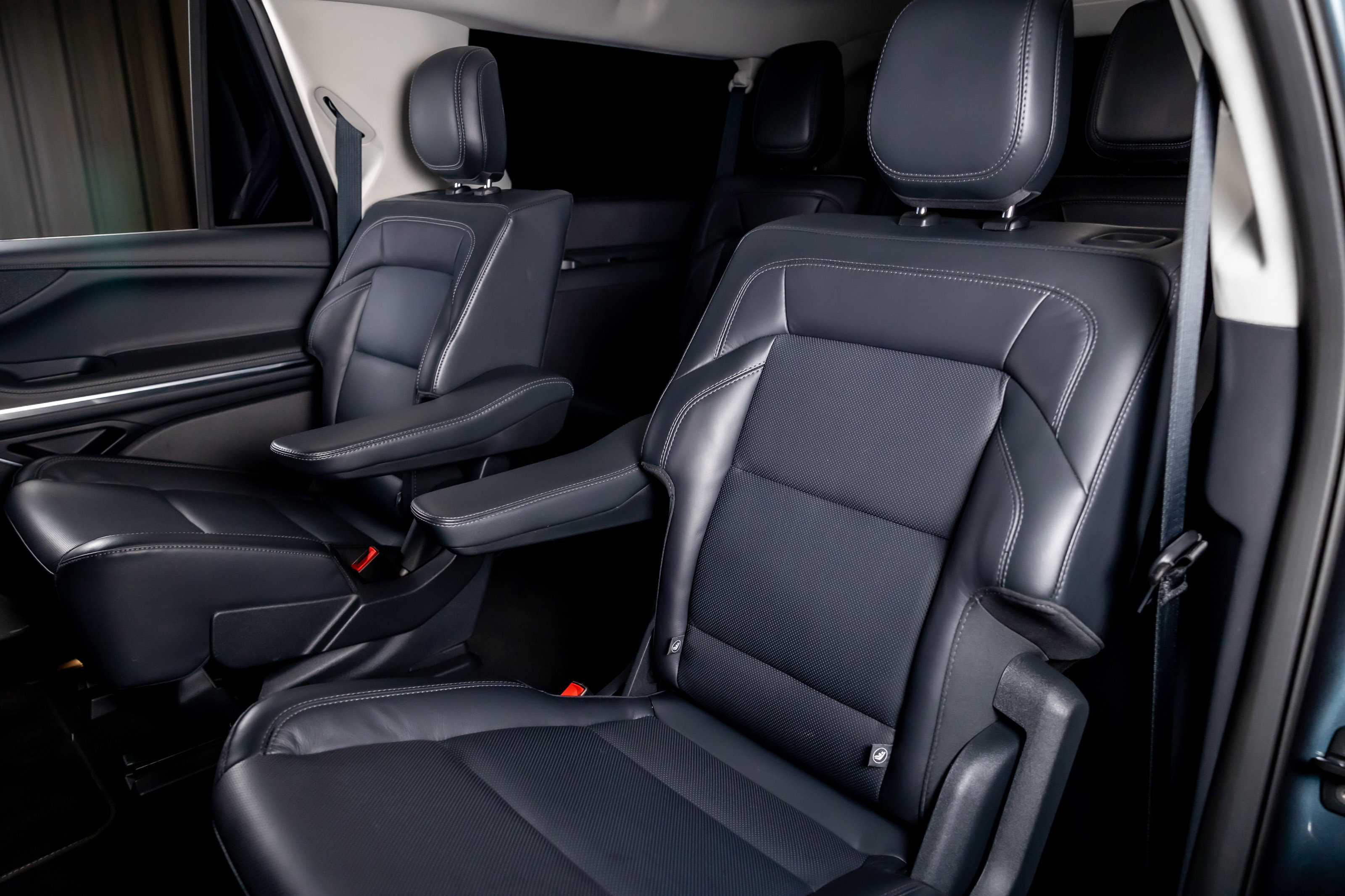 Used 2025 Lincoln Navigator L Reserve image 24