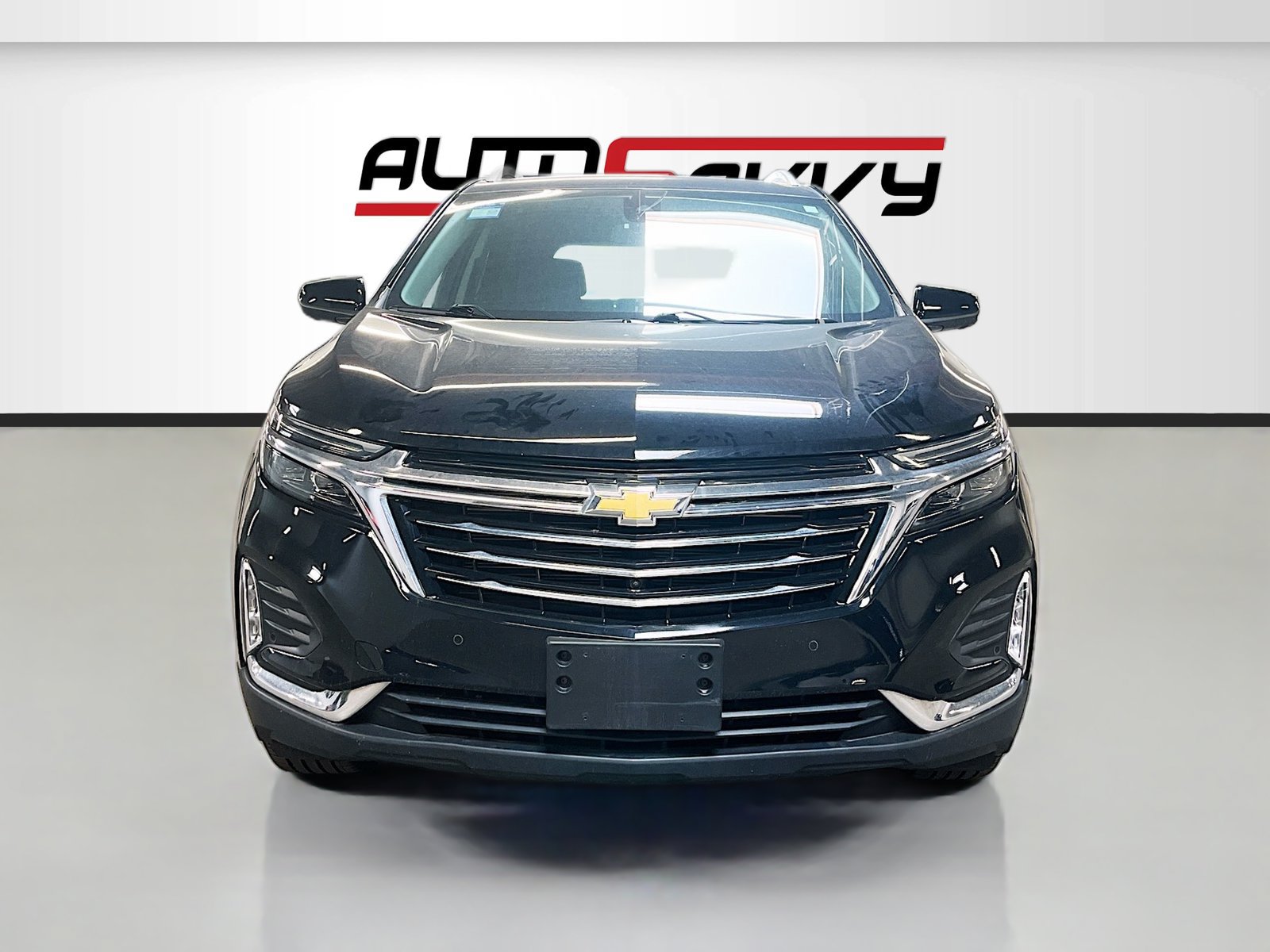 Used 2024 Chevrolet Equinox Premier AWD/4WD image 2