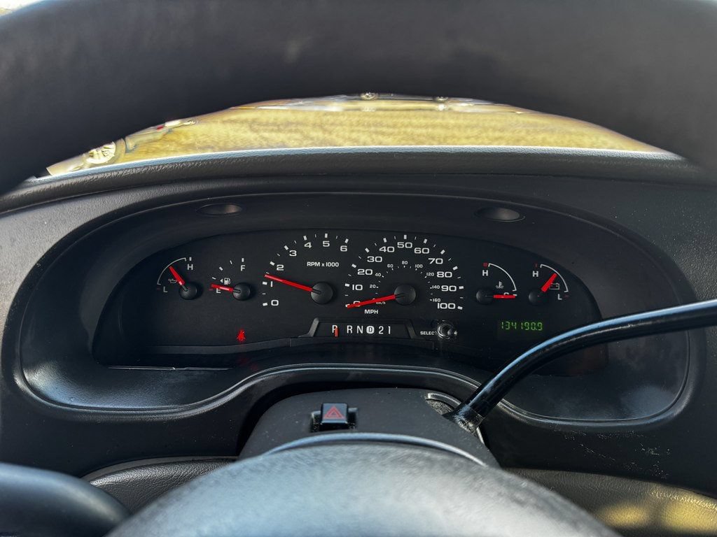 Used 2008 Ford E-250 and Econoline 250 RWD image 12