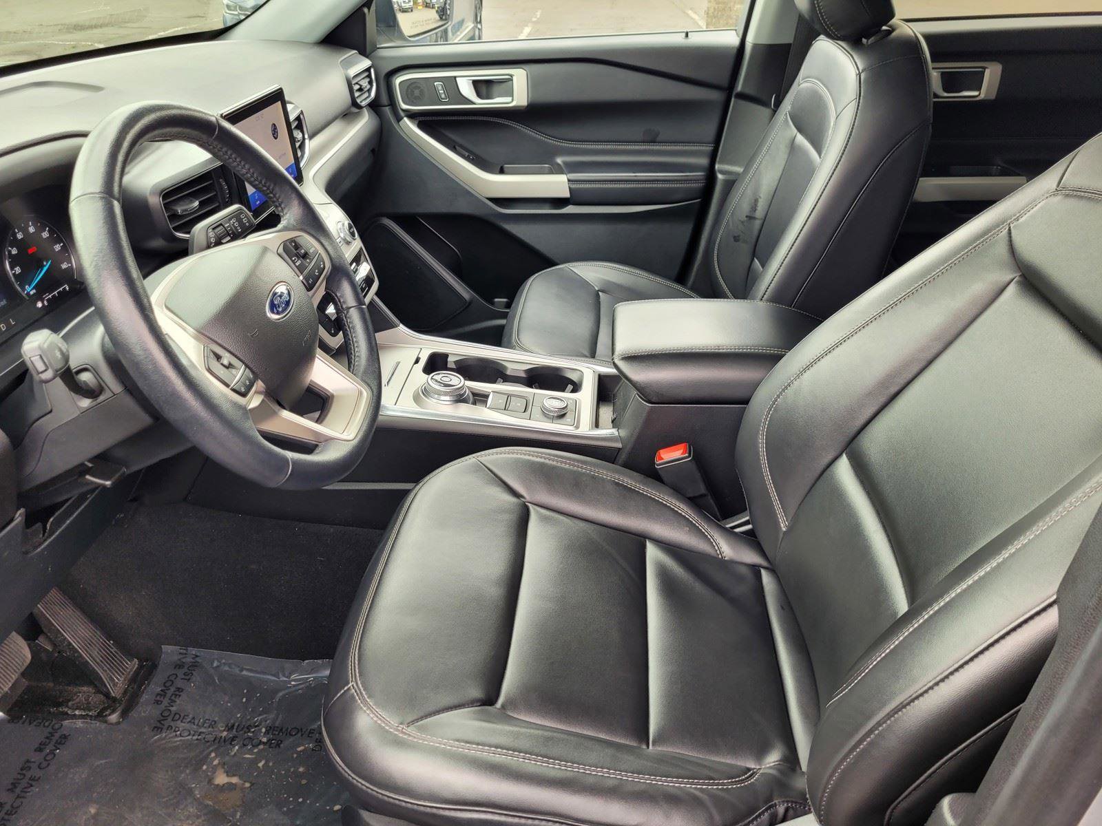 Used 2023 Ford Explorer XLT w/ Equipment Group 202A image 16