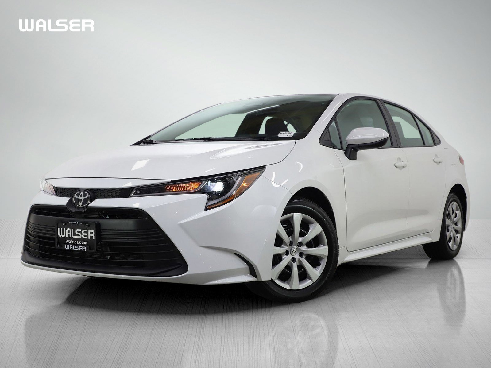 Used 2025 Toyota Corolla LE FWD image 1