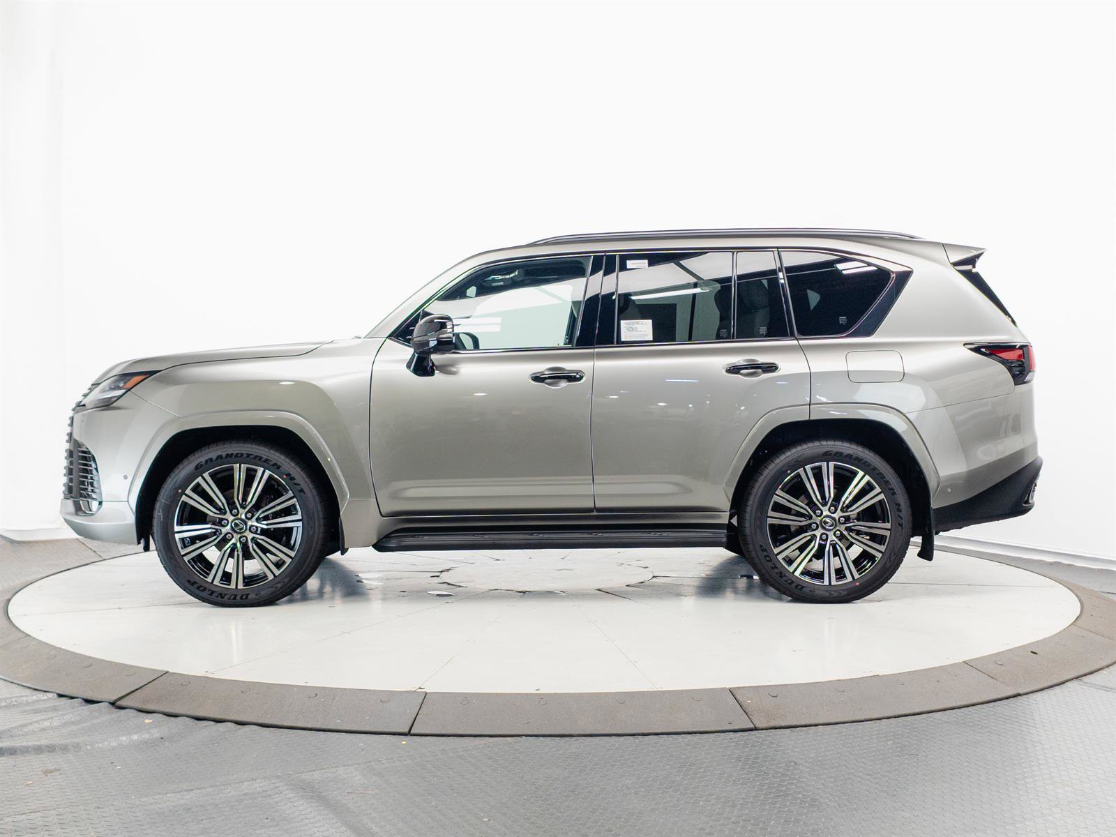 New 2026 Lexus LX 700h Luxury w/ Appearance Package AWD/4WD image 9