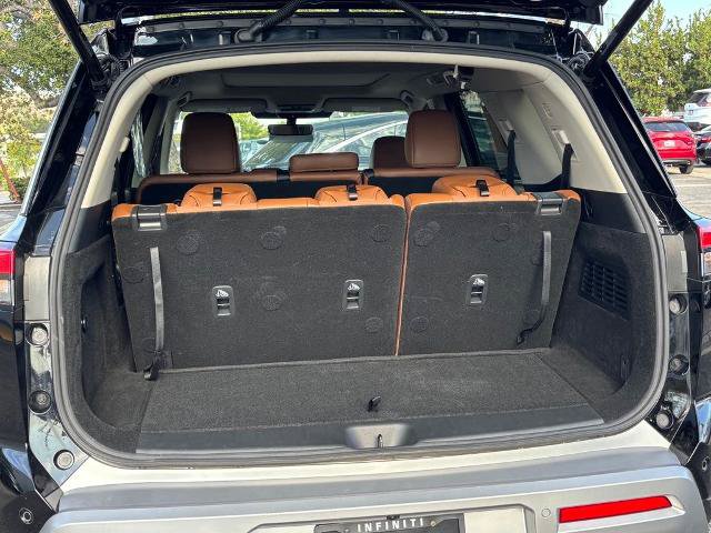 Certified 2025 Nissan Pathfinder Platinum w/ Cargo Package FWD image 27
