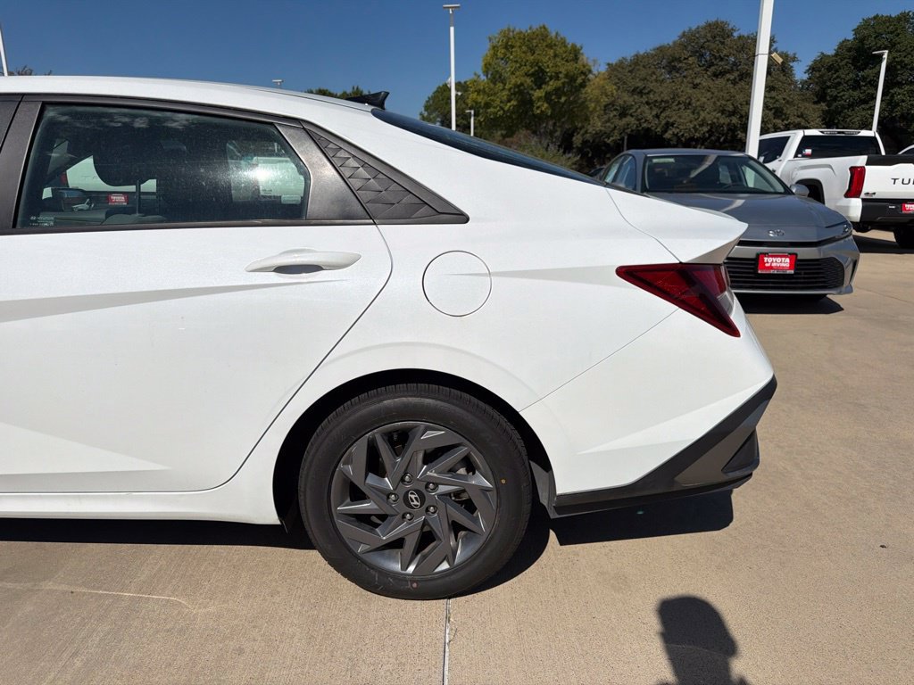 Used 2024 Hyundai Elantra SEL FWD image 7