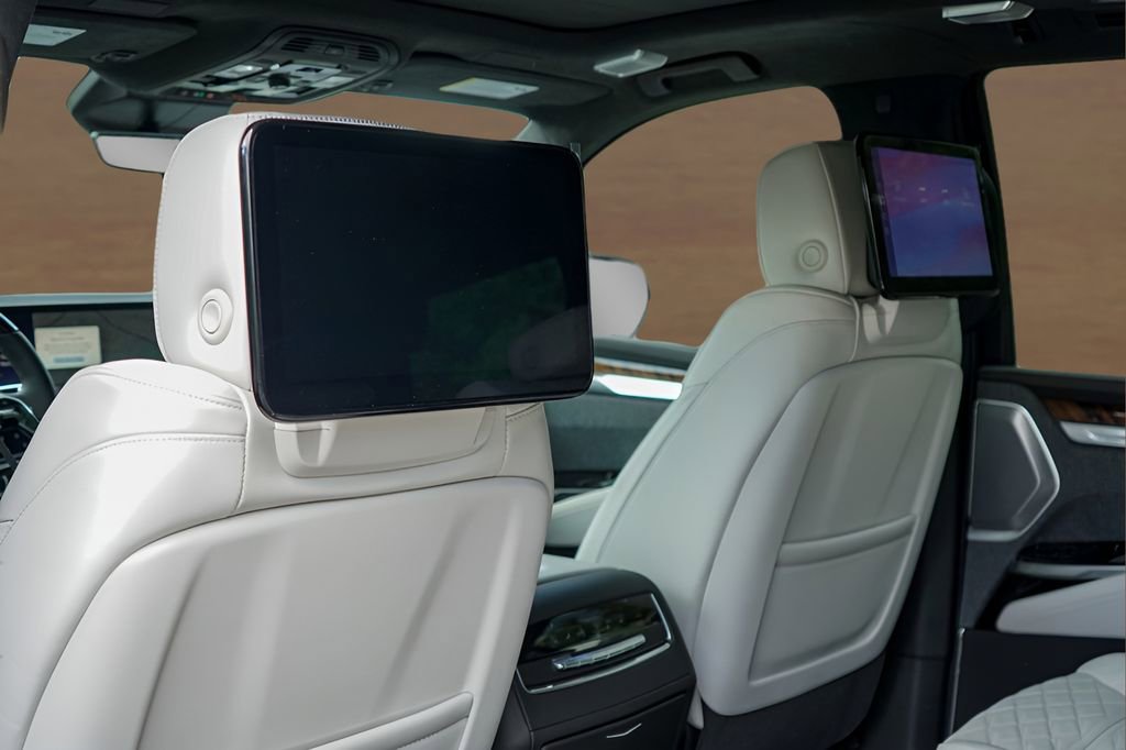 New 2026 Cadillac Escalade Platinum Sport w/ LPO, ONYX Package AWD/4WD image 19