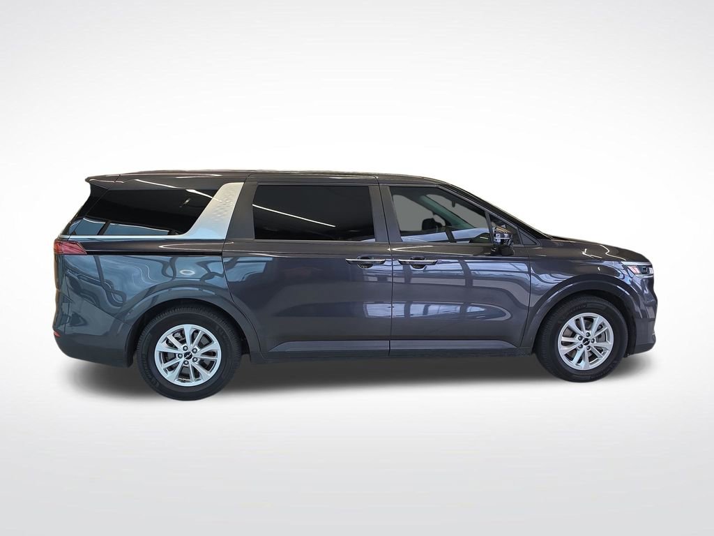 Used 2023 Kia Carnival LX FWD image 7
