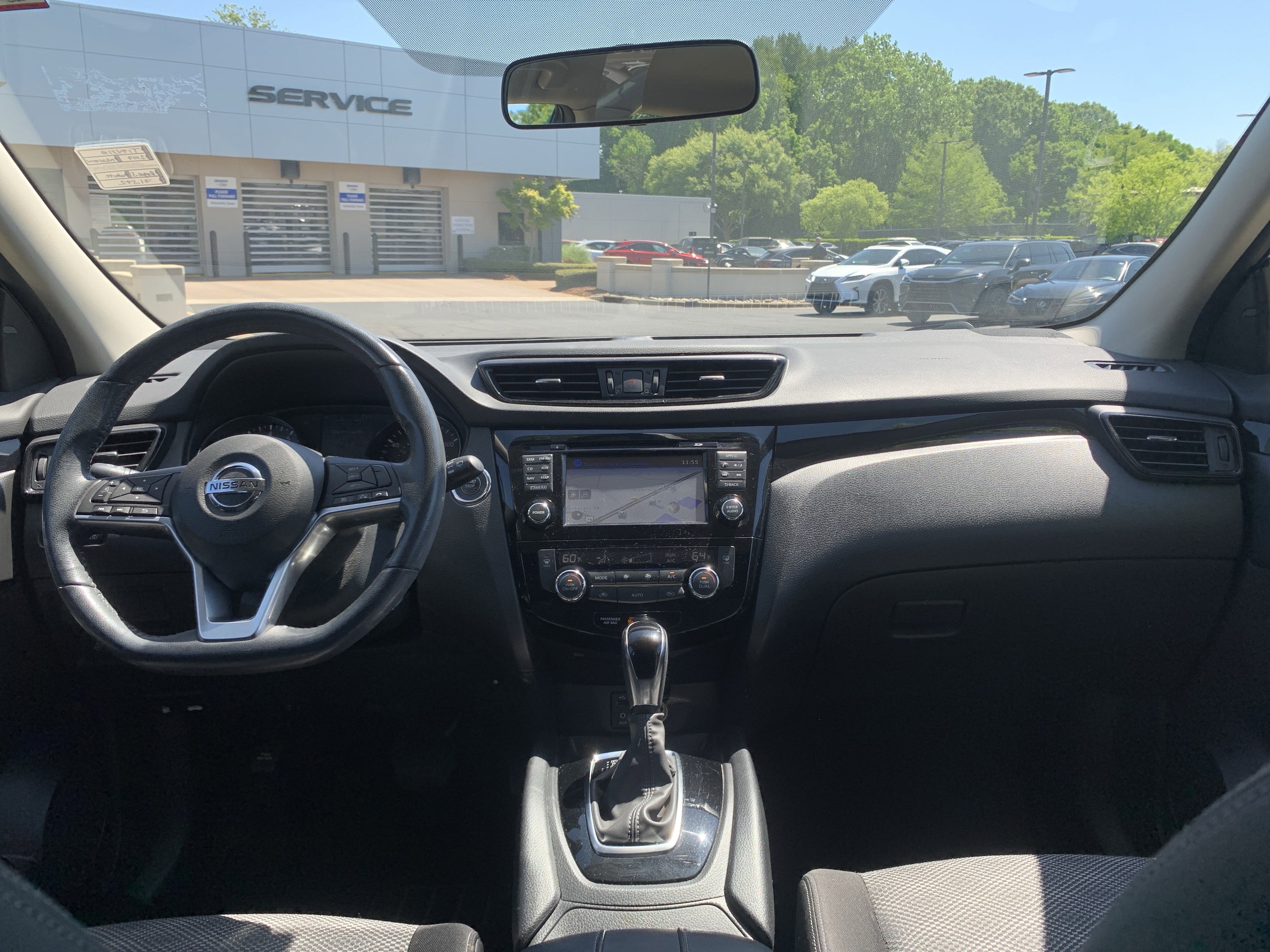 Used 2017 Nissan Rogue Sport SV w/ SV Premium Package FWD image 30