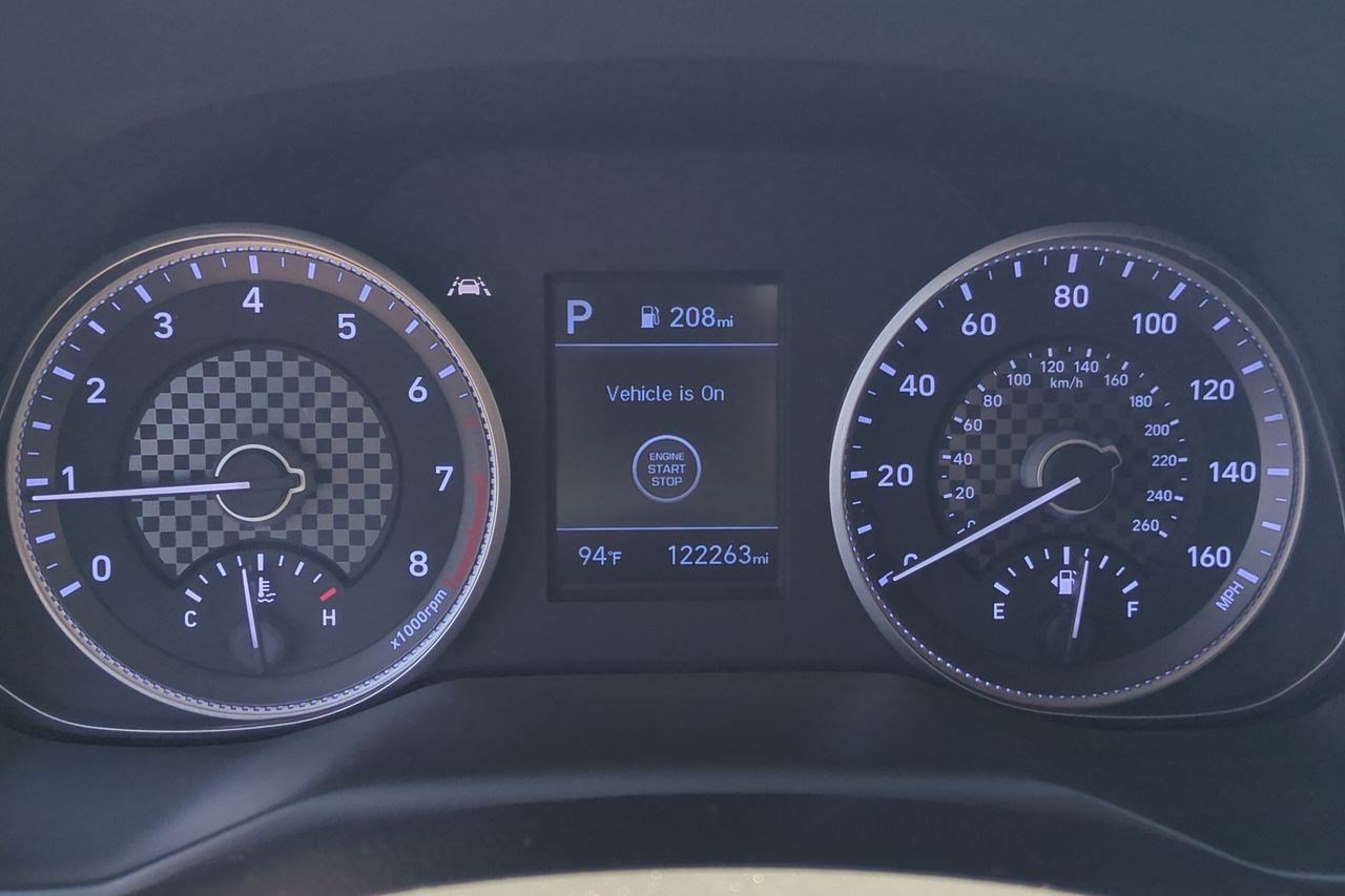 Used 2020 Hyundai Elantra Limited FWD image 14