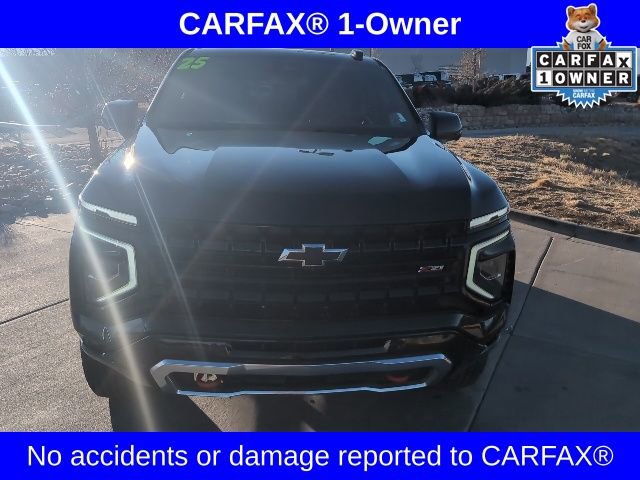 Used 2025 Chevrolet Suburban Z71 image 2