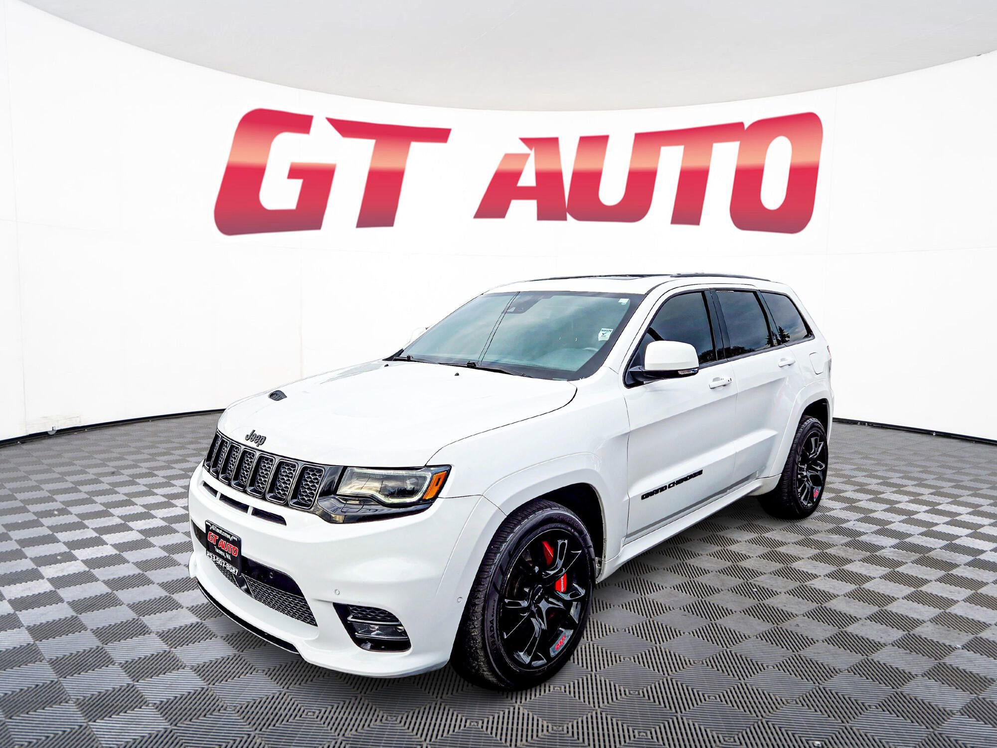 Used 2020 Jeep Grand Cherokee SRT image 3