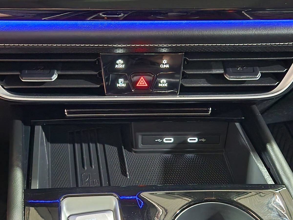 Used 2025 Volkswagen Atlas SEL Premium R-Line AWD/4WD image 39