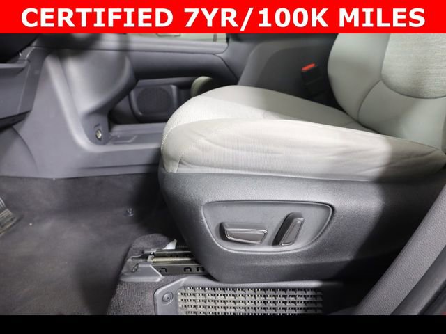 Used 2024 Toyota Sienna LE image 17