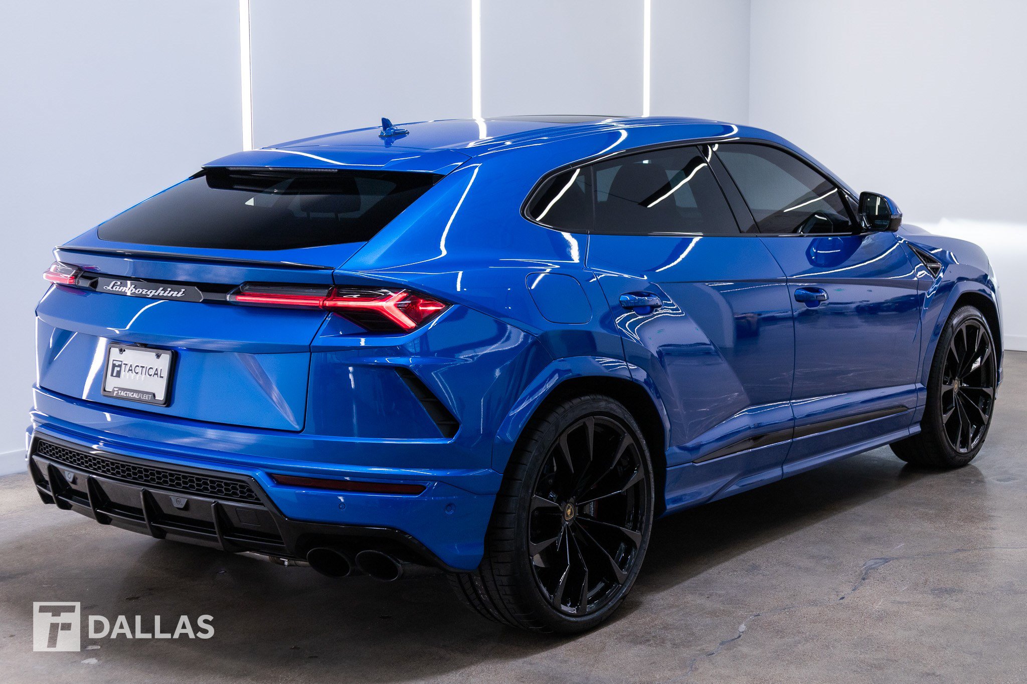 Used 2022 Lamborghini Urus AWD/4WD image 14