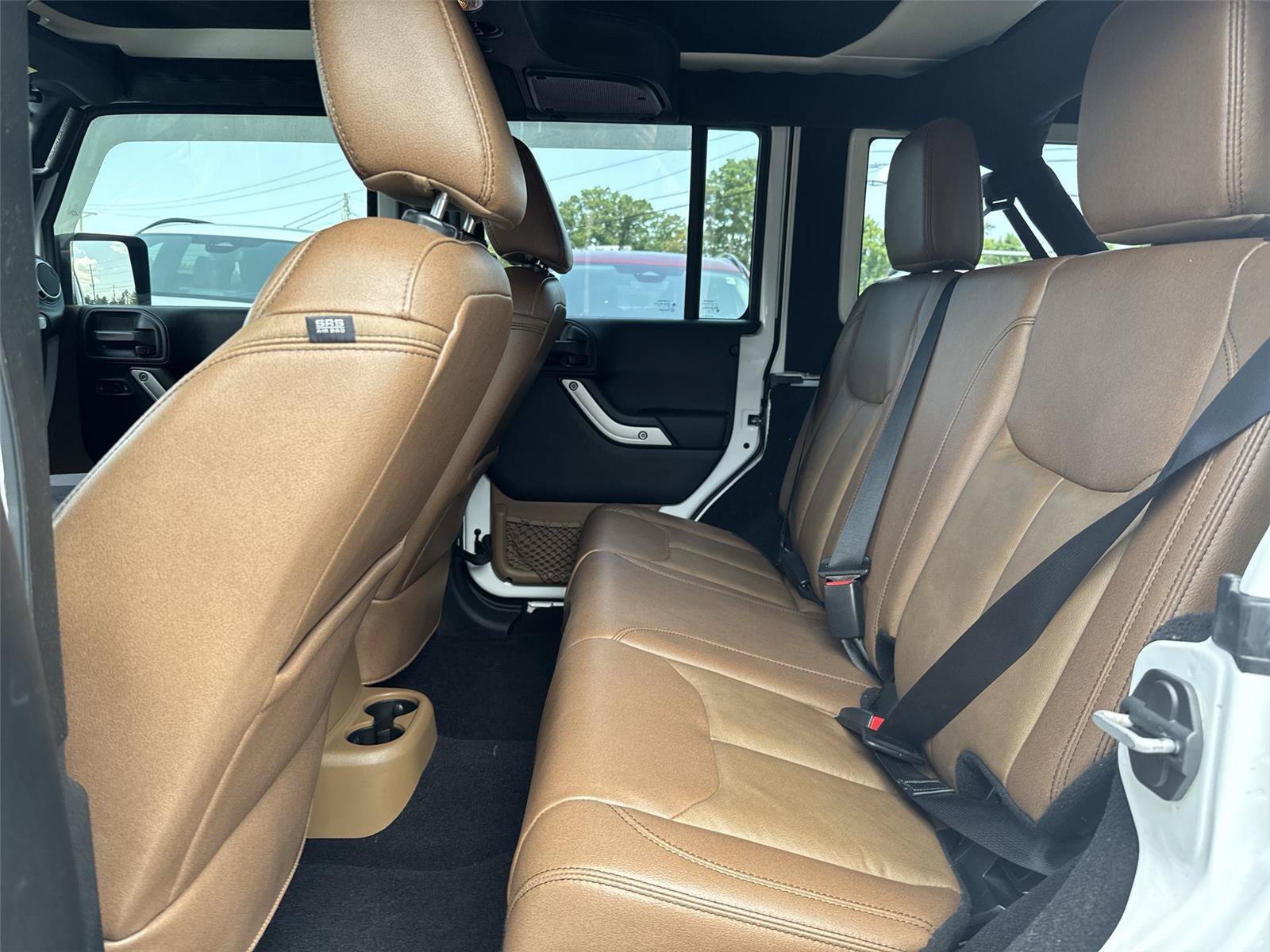 Used 2017 Jeep Wrangler Unlimited Sahara AWD/4WD image 18