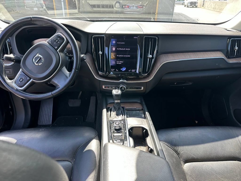 Used 2021 Volvo XC60 T5 Momentum w/ Advanced Package AWD/4WD image 10