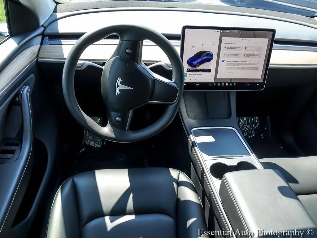 Used 2024 Tesla Model Y Long Range AWD/4WD image 15