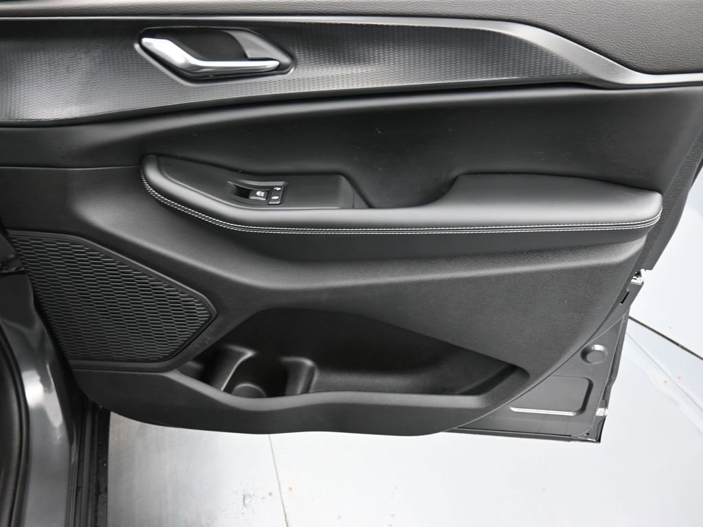 New 2026 Jeep Grand Cherokee Laredo image 17