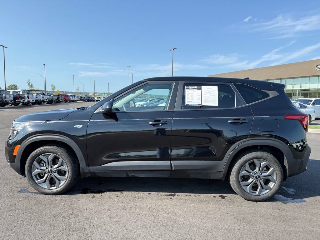 Used 2024 Kia Seltos LX AWD/4WD image 8