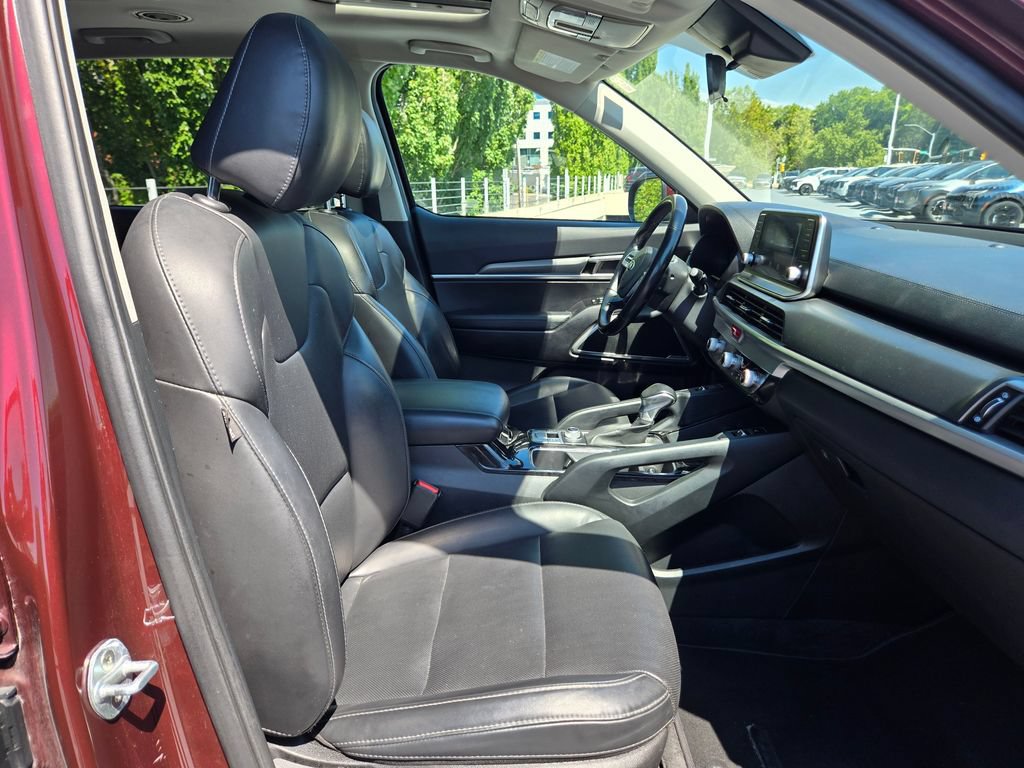 Used 2020 Kia Telluride S w/ S 8 Passenger Seating Package AWD/4WD image 11