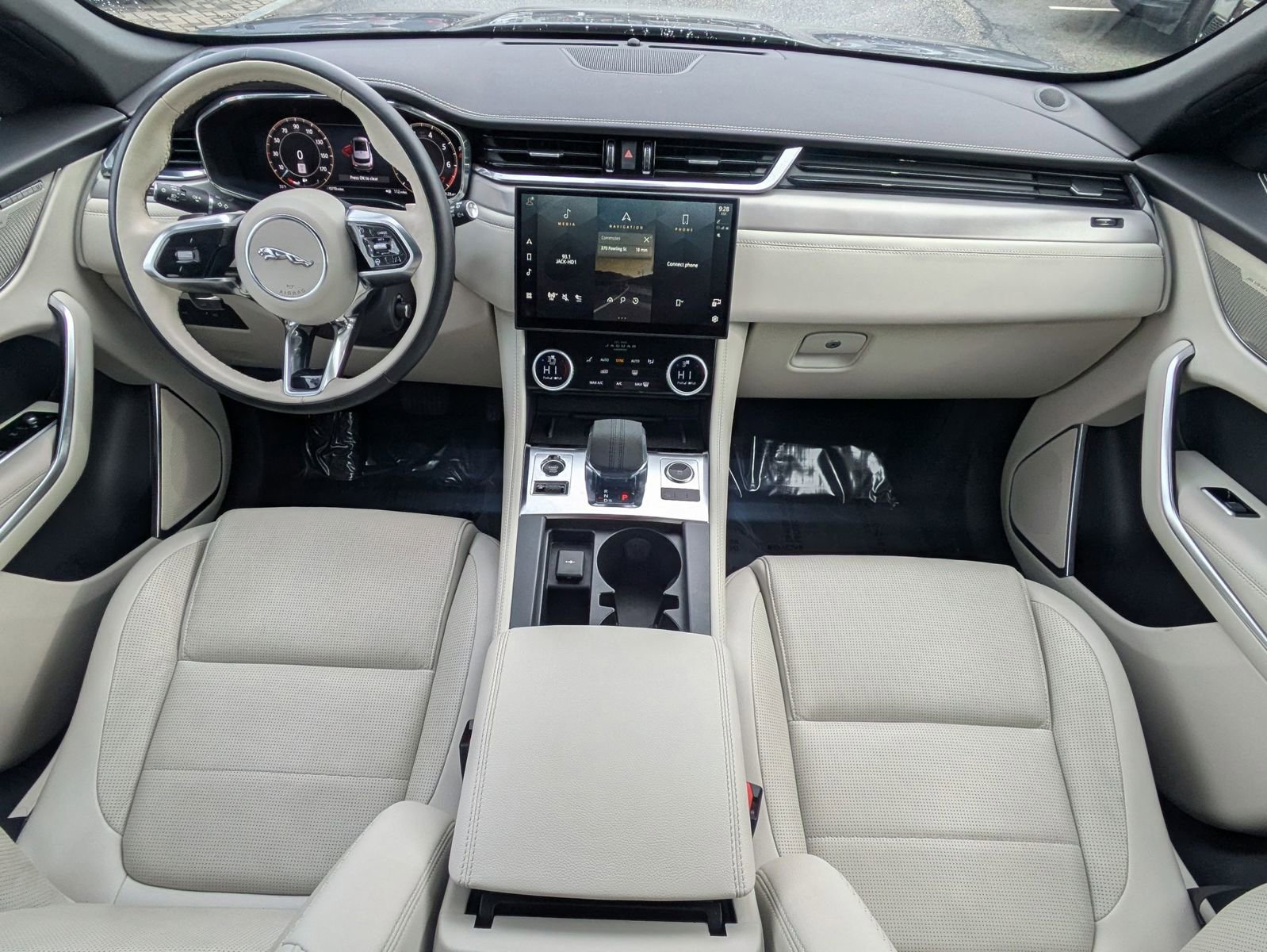 Used 2024 Jaguar F-PACE R-Dynamic S image 19