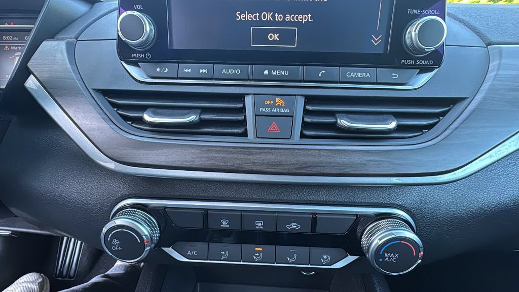 Used 2025 Nissan Altima 2.5 SV FWD image 22