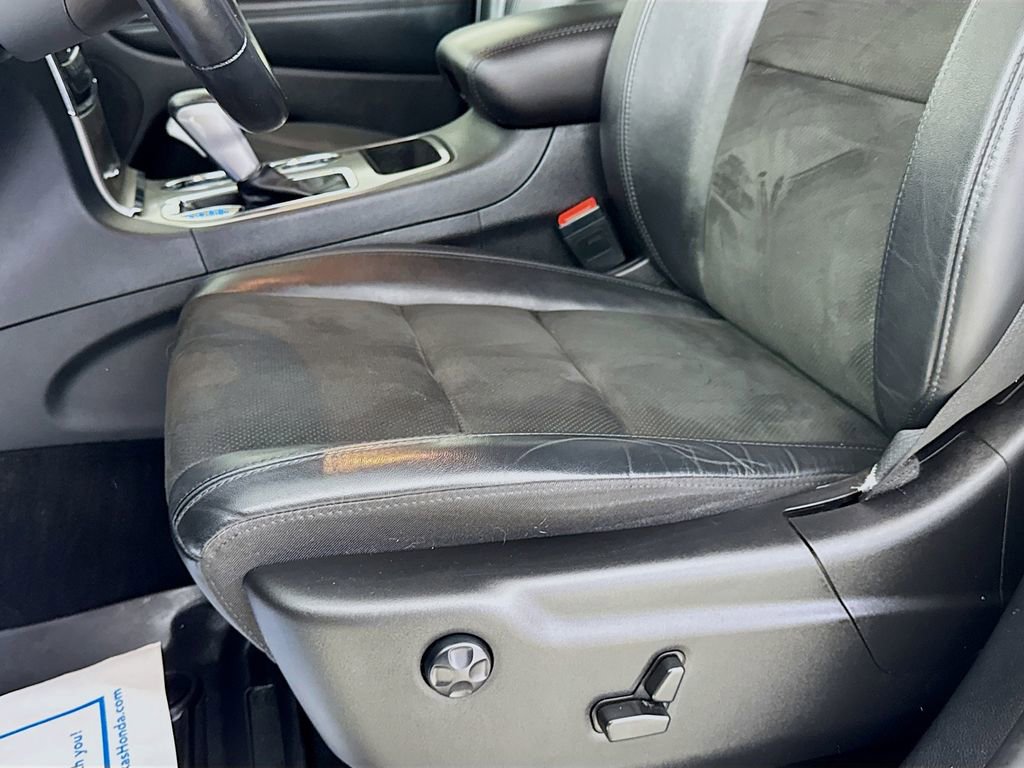 Used 2022 Jeep Grand Cherokee Laredo X image 24