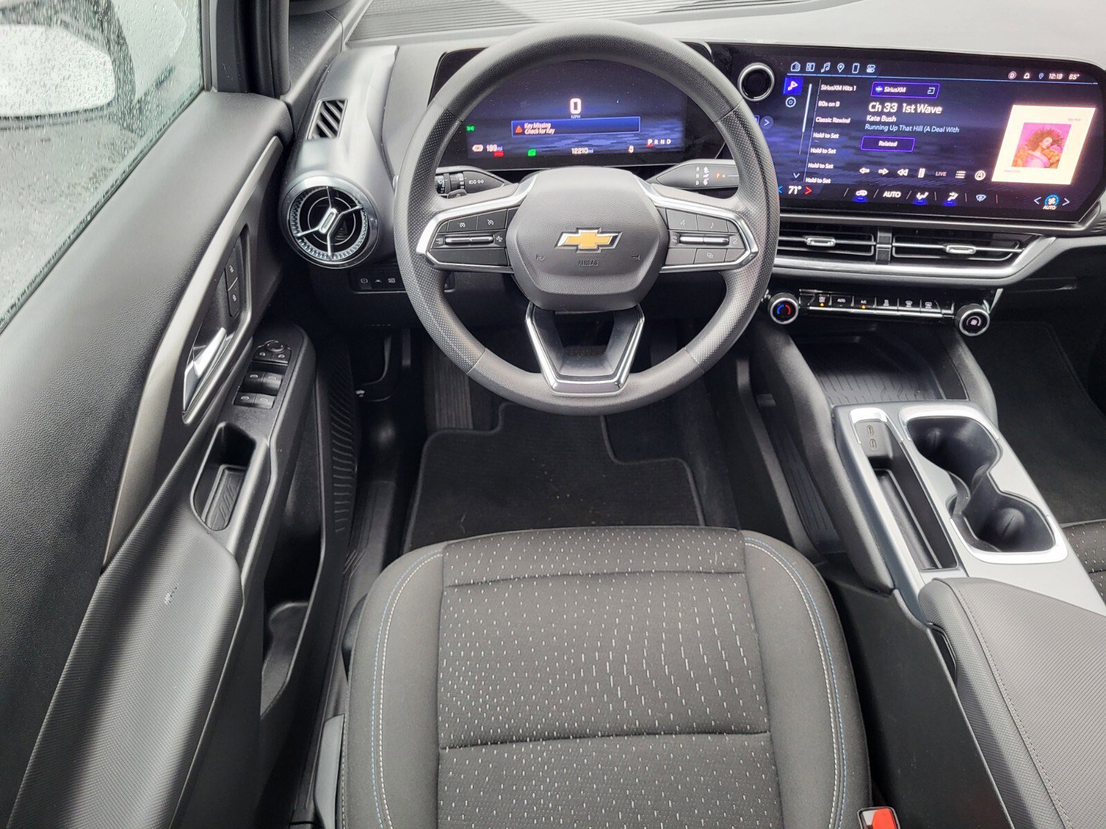 Used 2025 Chevrolet Equinox EV LT FWD image 14