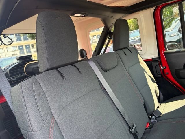 Used 2026 Jeep Wrangler Unlimited Rubicon AWD/4WD image 31