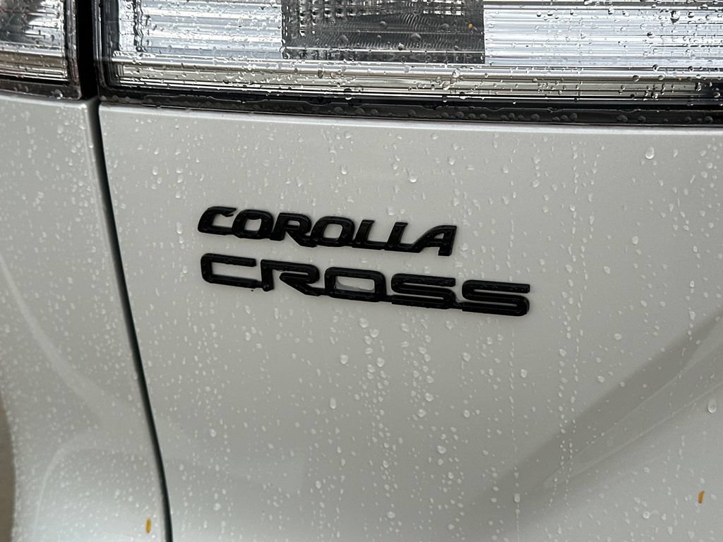 Used 2023 Toyota Corolla Cross AWD Hybrid image 5