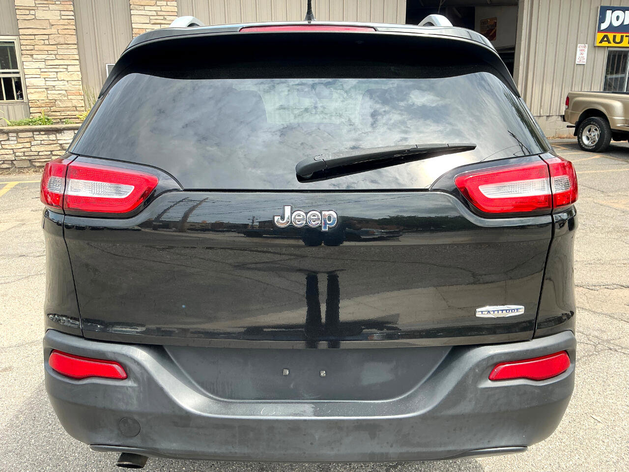 Used 2014 Jeep Cherokee Latitude image 4