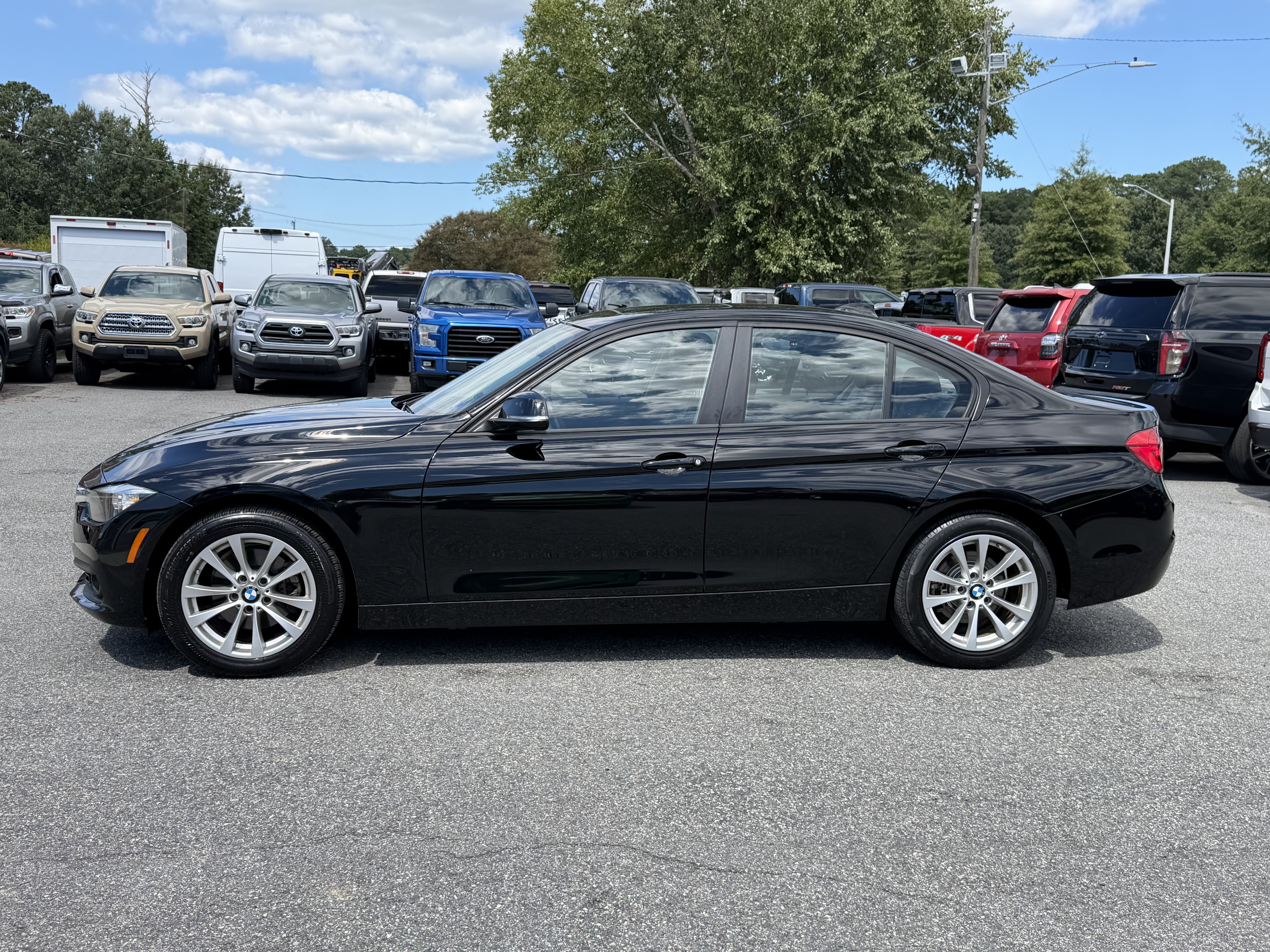 Used 2016 BMW 320i Sedan RWD image 9