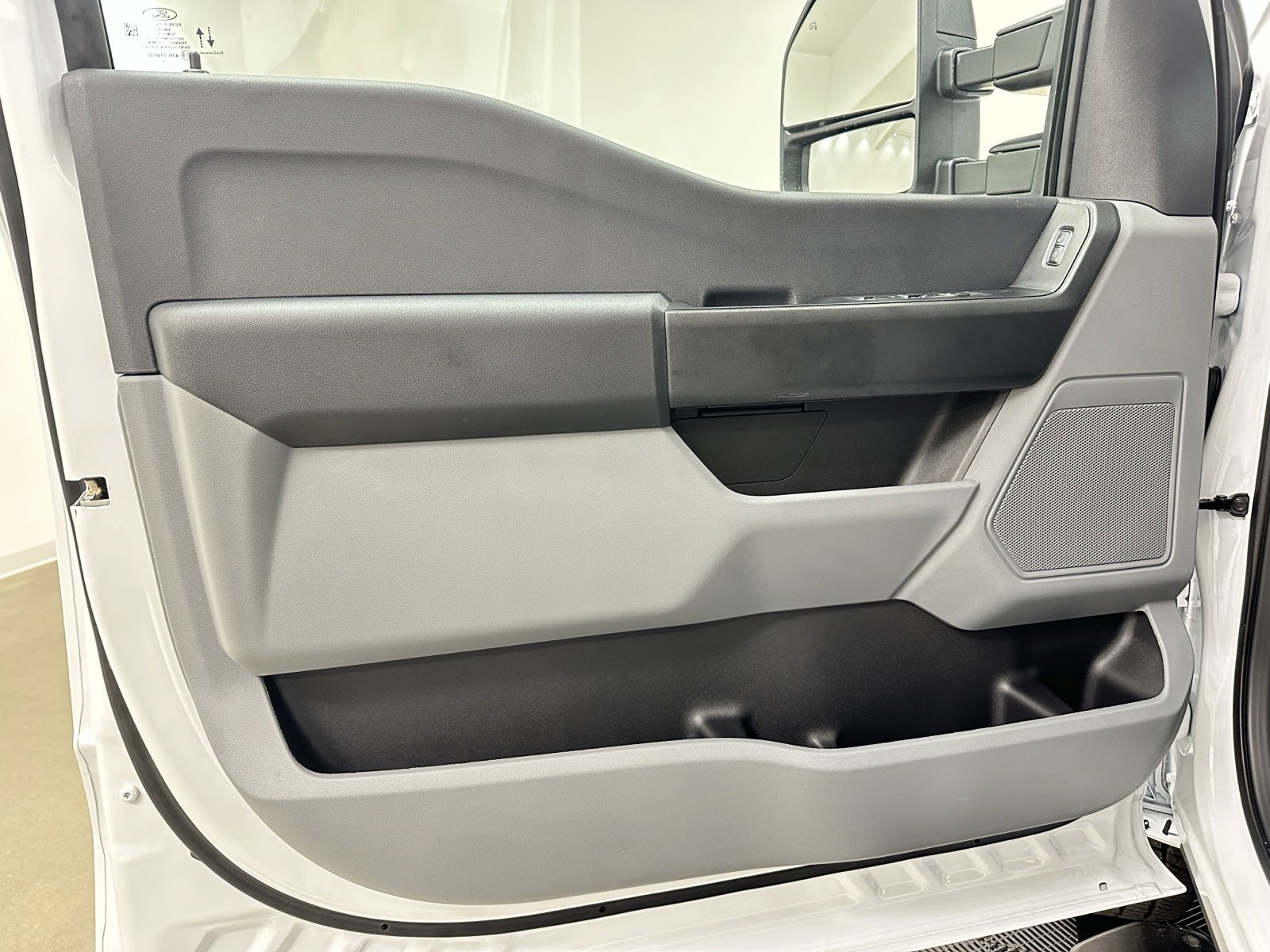 New 2025 Ford F350 XL w/ XL Chrome Package image 13