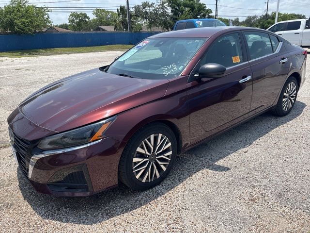 Used 2024 Nissan Altima 2.5 SV