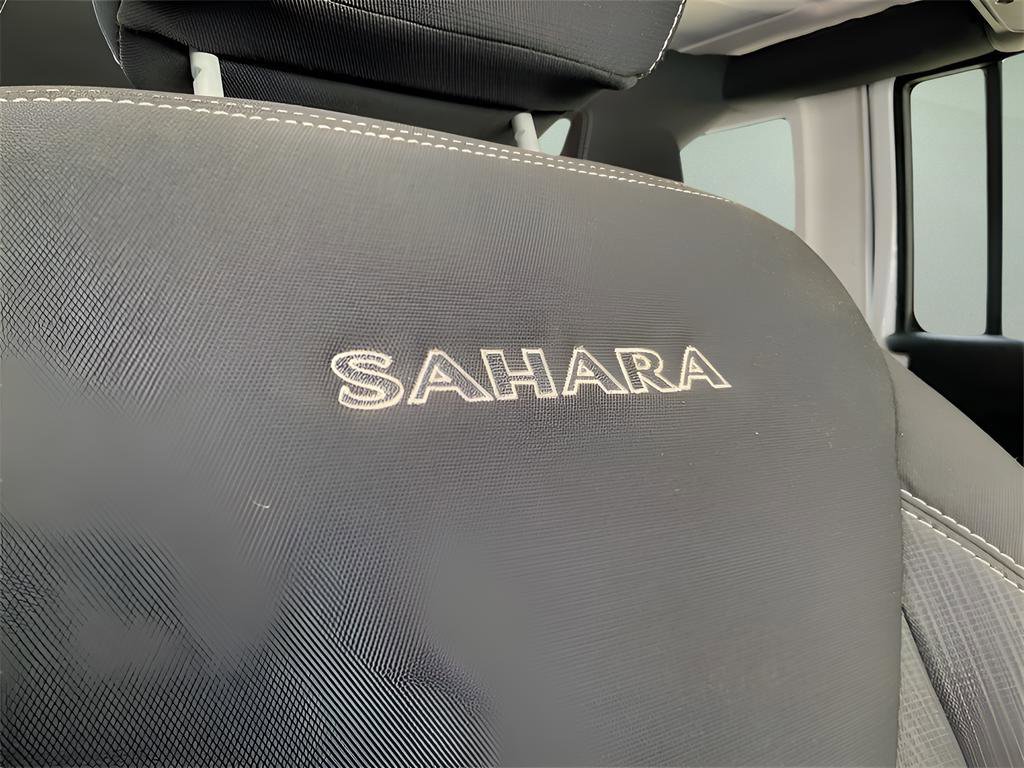 Used 2016 Jeep Wrangler Unlimited Sahara w/ Connectivity Group image 29
