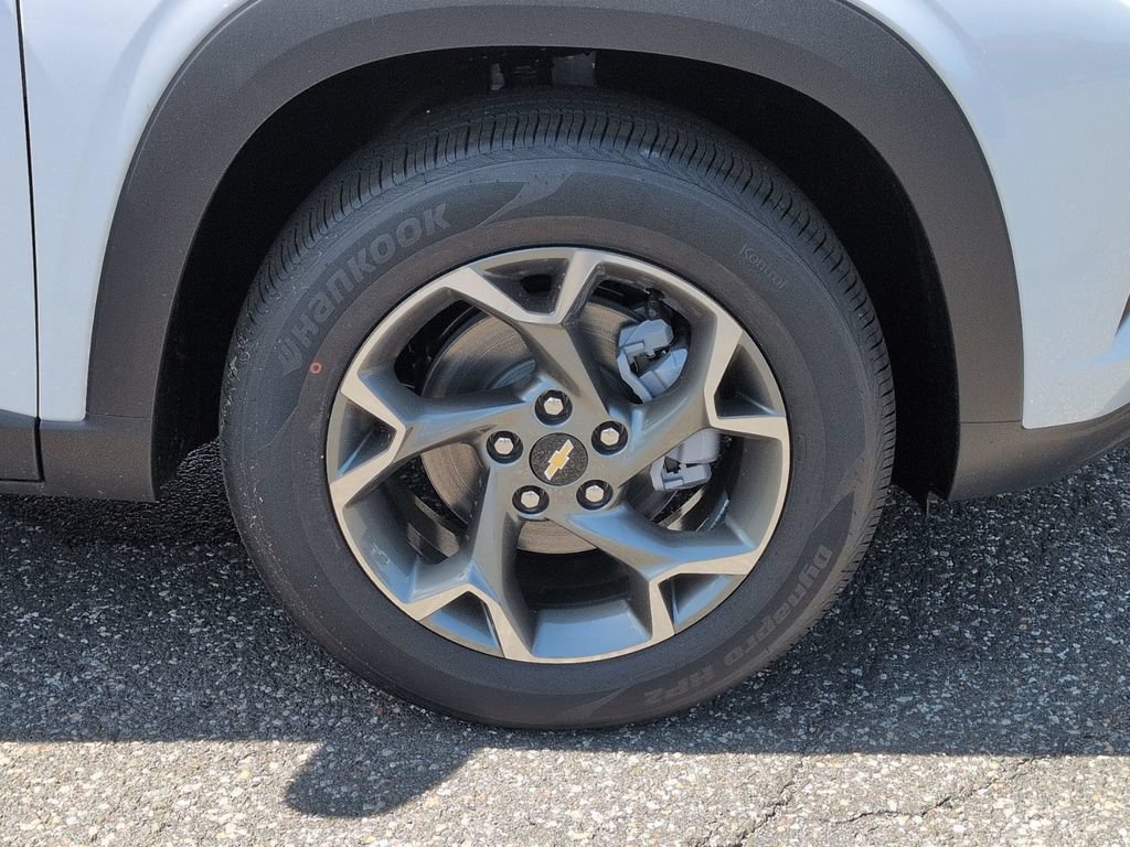 New 2026 Chevrolet Trax LT w/ Sunroof Package FWD image 26