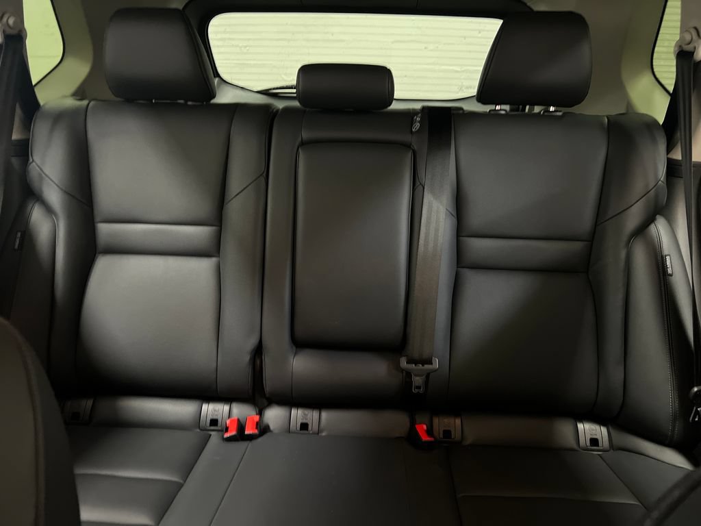 Used 2025 Nissan Rogue SL w/ SL Premium Package FWD image 28