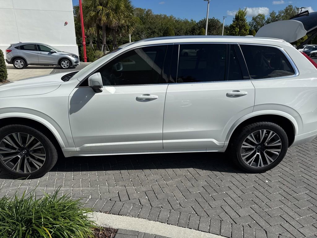 Used 2021 Volvo XC90 T6 Momentum w/ Protection Package Premier image 2
