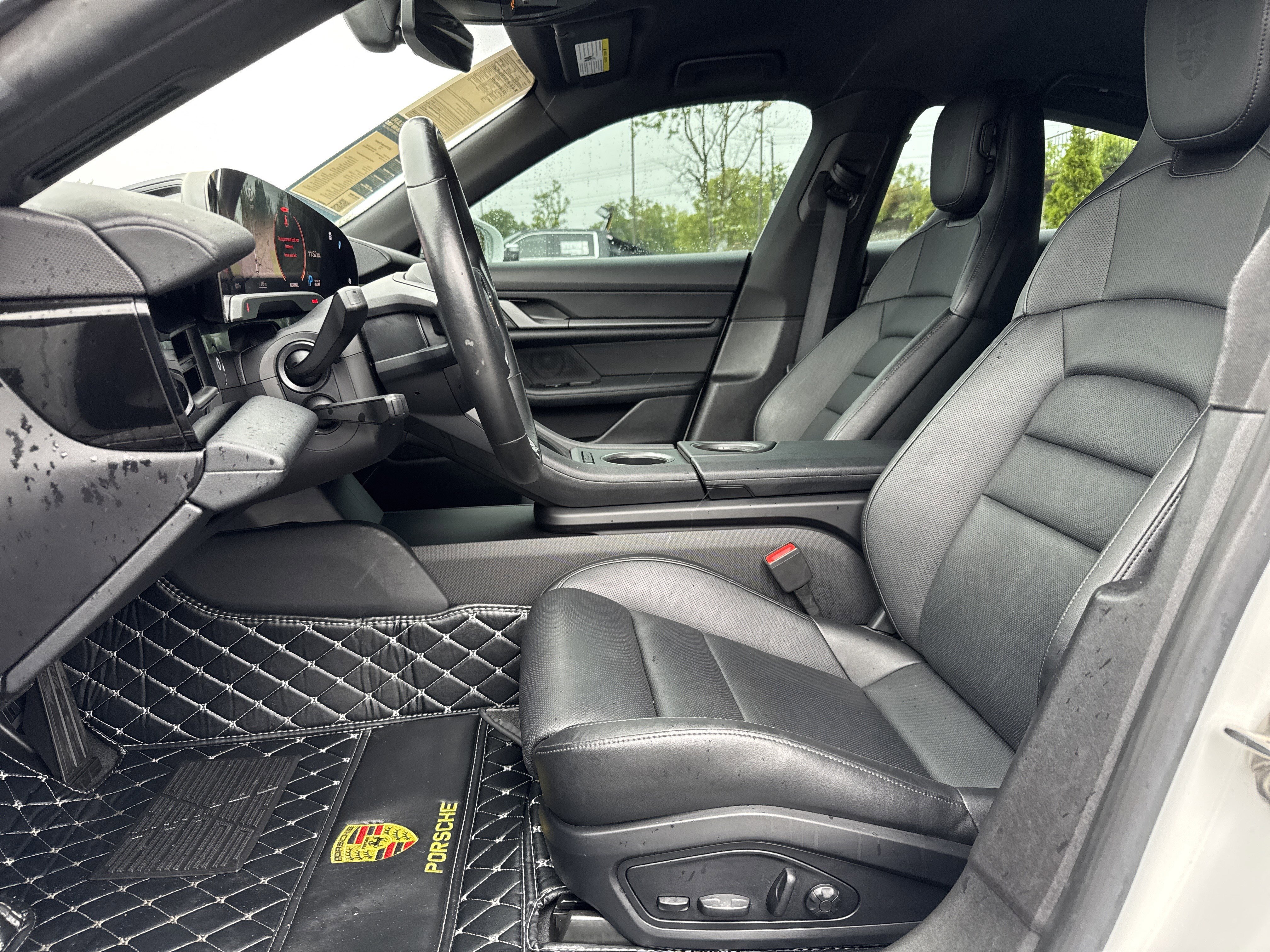 Used 2022 Porsche Taycan RWD image 17